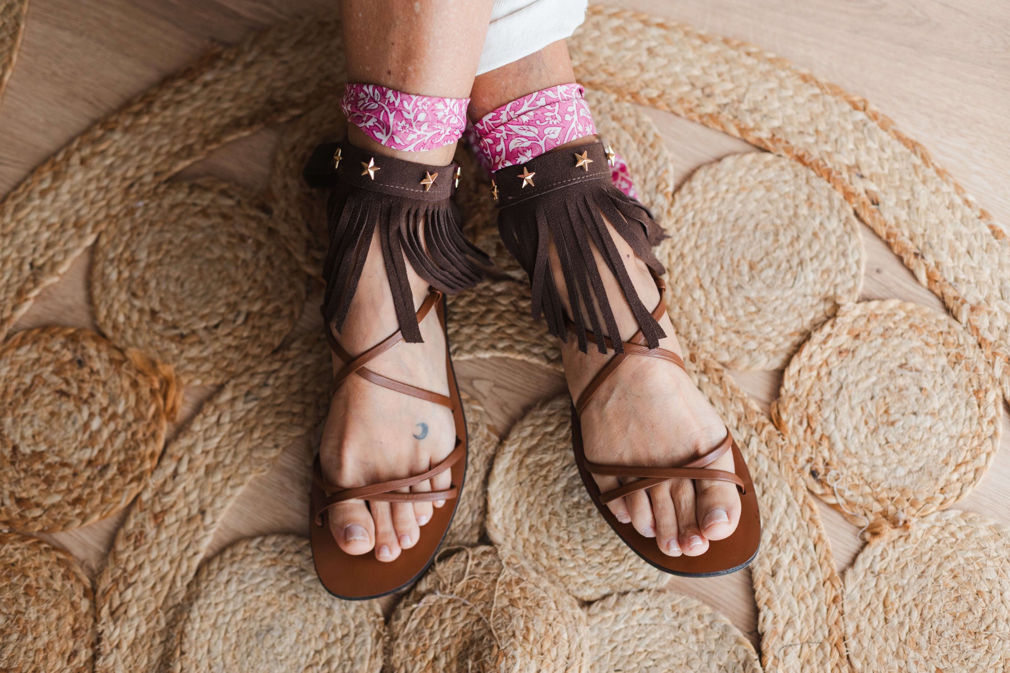 Boho_brown_anklet_with_fringe_and_gold_stars