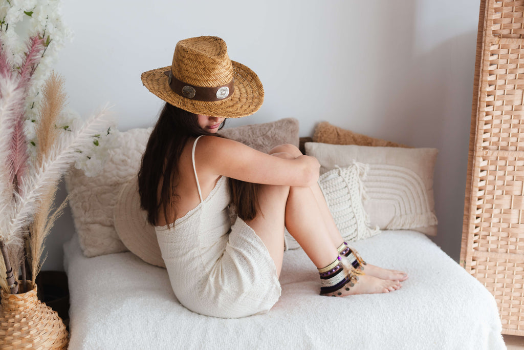 Chic Style Anklets with Purple Feathers and Sequins