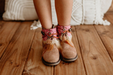 Cubrebotas de diseño tribal rosa vibrante para niñas