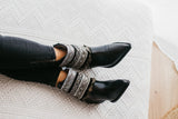 Cubre botas Boho negros con monedas