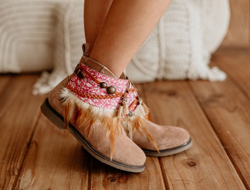 Cubrebotas de diseño tribal rosa vibrante para niñas